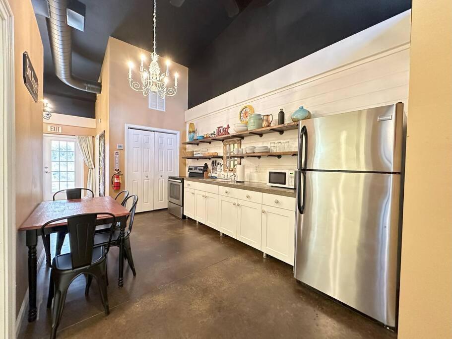 Haven At Hazel~Downtown Loft Apartment Demorest Exterior photo